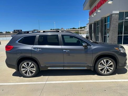Used 2022 Subaru Ascent Touring AWD/4WD image 4