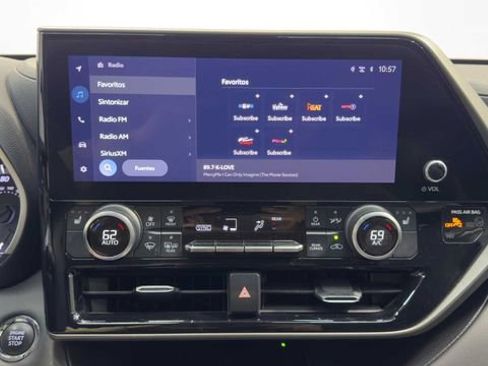 Used 2023 Toyota Highlander XLE image 33