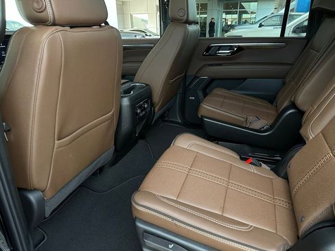 New 2026 Chevrolet Suburban High Country image 15