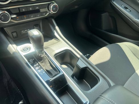 Used 2025 Nissan Sentra SV FWD image 36