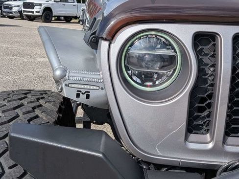 Used 2021 Jeep Gladiator Rubicon AWD/4WD image 10