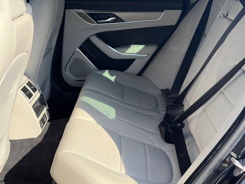 Used 2024 Jaguar XF R-Dynamic SE image 10