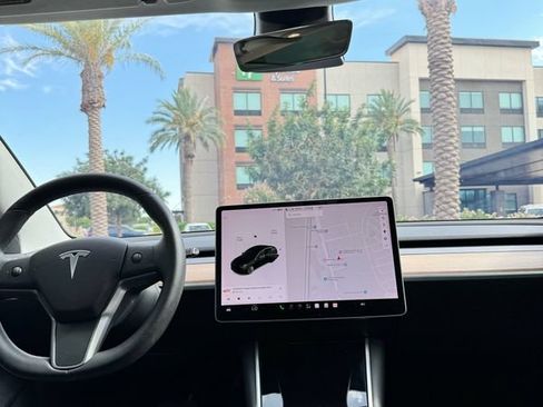 Used 2020 Tesla Model 3 Standard Range Plus RWD image 11
