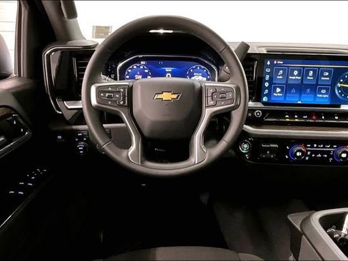 Used 2026 Chevrolet Silverado 1500 LT AWD/4WD image 6