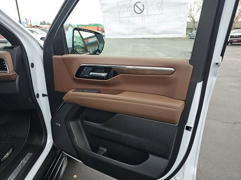 New 2026 Chevrolet Suburban High Country image 26