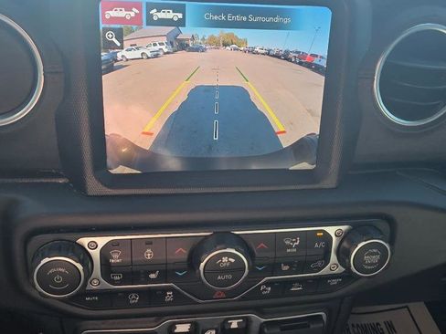 Used 2020 Jeep Gladiator Rubicon image 16