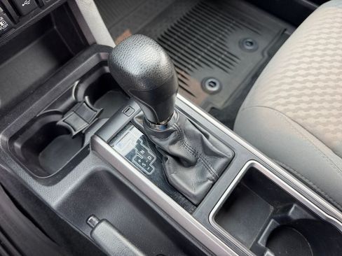 Used 2021 Toyota Tacoma SR5 AWD/4WD image 22