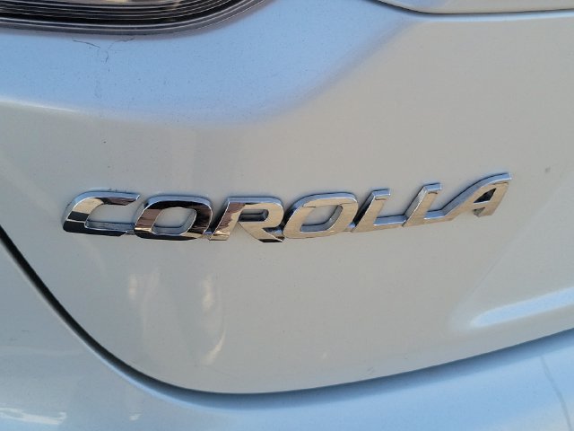 Used 2025 Toyota Corolla LE FWD image 21