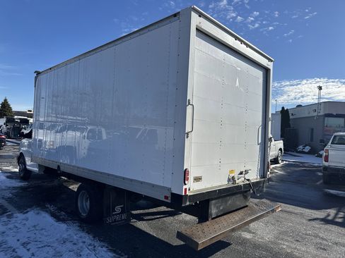 Used 2018 Chevrolet Express 3500 Extended w/ Driver Convenience Package image 7