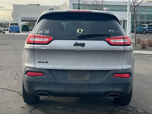 Used 2018 Jeep Cherokee Latitude w/ Altitude Package image 6