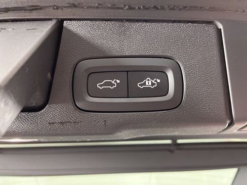 Used 2023 Volvo XC60 B5 Ultimate w/ Climate Package image 47