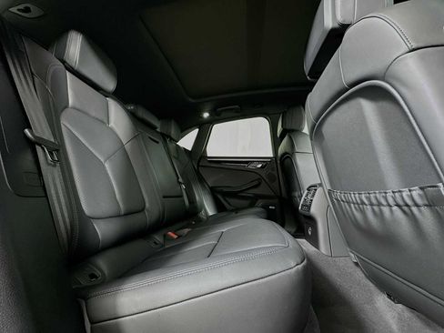 Certified 2025 Porsche Macan image 29