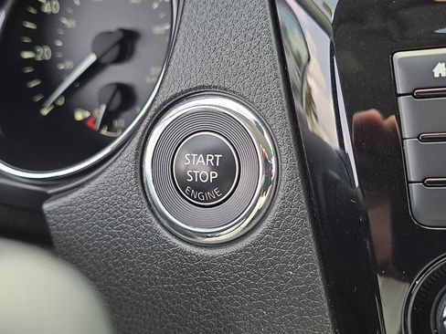 Used 2020 Nissan Rogue Sport SV image 26