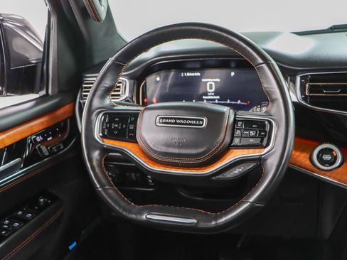 Used 2022 Jeep Grand Wagoneer Series III AWD/4WD image 13