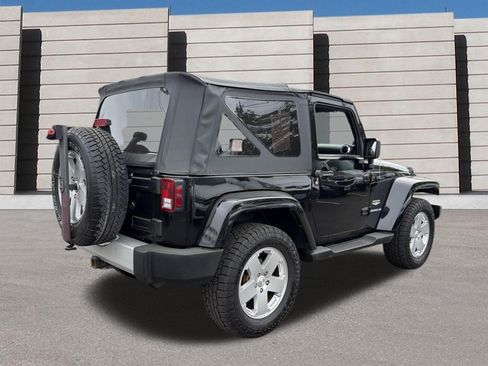 Used 2011 Jeep Wrangler Sahara w/ Connectivity Group AWD/4WD image 5