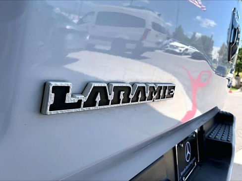 Used 2019 RAM 1500 Laramie w/ Sport Appearance Package AWD/4WD image 10