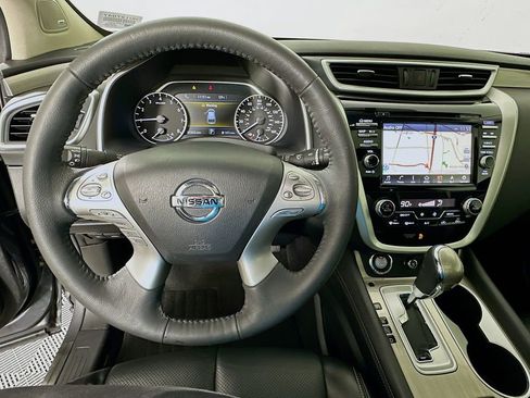 Used 2017 Nissan Murano Platinum w/ Platinum Technology Package FWD image 11