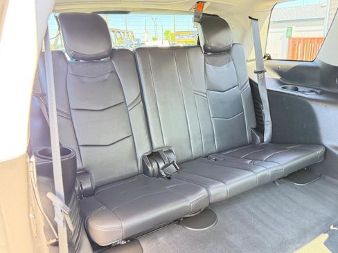 Used 2018 Cadillac Escalade Luxury AWD/4WD image 42