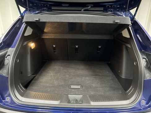 Certified 2024 Chevrolet Trax LT w/ Sunroof Package FWD image 24
