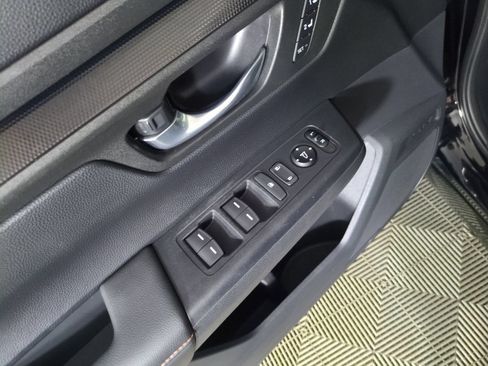 Used 2025 Honda CR-V Sport-L image 11