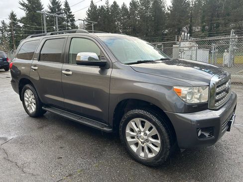Used 2015 Toyota Sequoia Platinum image 3