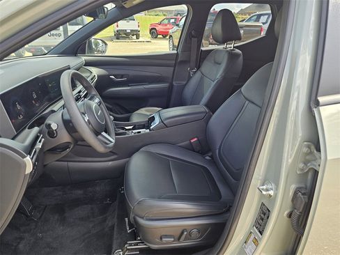 Certified 2025 Hyundai Santa Cruz SEL image 12