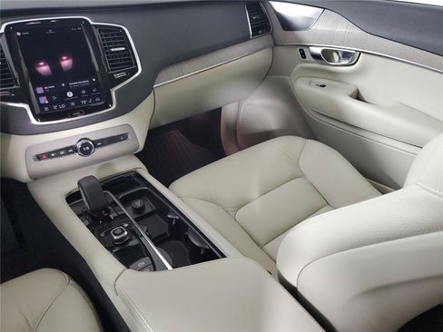 Certified 2025 Volvo XC90 T8 Plus w/ Protection Package Premier AWD/4WD image 17