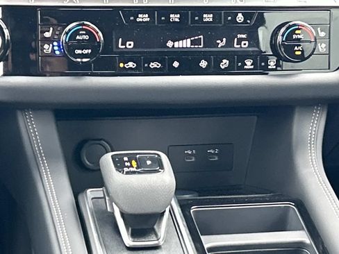 New 2026 Nissan Pathfinder Platinum w/ Lighting Package AWD/4WD image 26