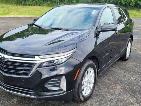 Used 2023 Chevrolet Equinox LT FWD image 3