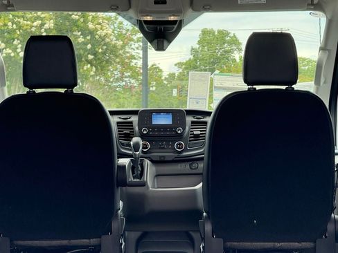 New 2025 Ford Transit 250 148 Medium Roof image 10