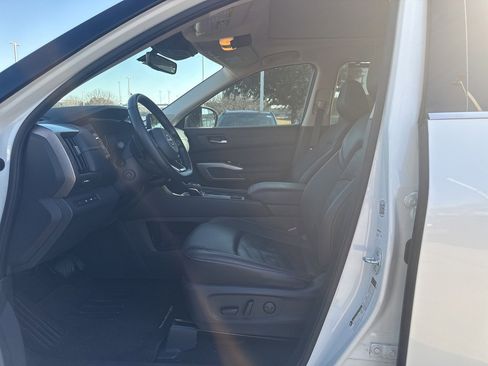 Certified 2023 Nissan Pathfinder Platinum w/ Black Appearance Package image 12