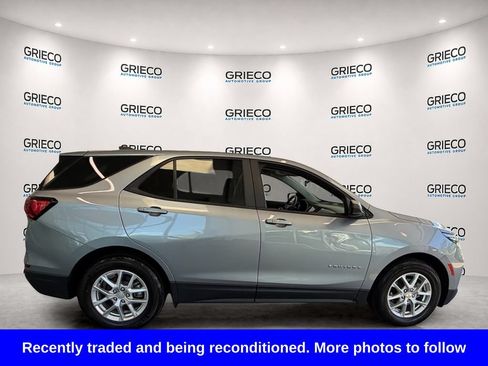 Used 2024 Chevrolet Equinox LS w/ LS Convenience Package FWD image 8