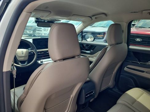 Used 2024 Lincoln Corsair FWD image 12