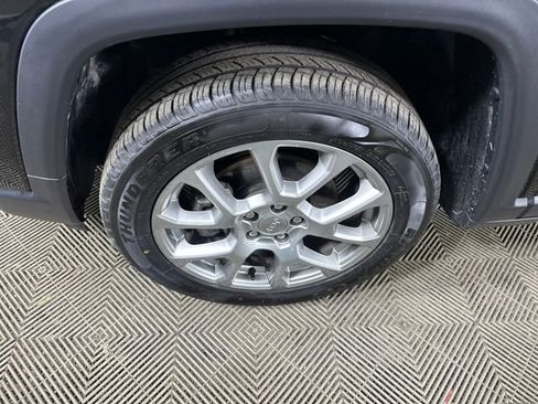 Used 2022 Jeep Compass Latitude image 10