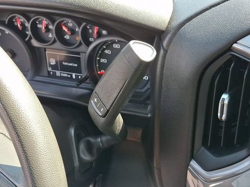 Used 2020 Chevrolet Silverado 1500 Custom w/ Custom Value Package AWD/4WD image 15