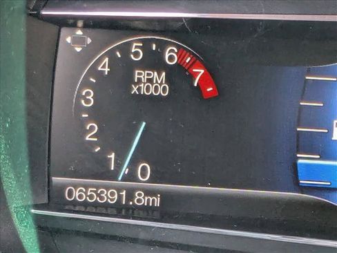 Used 2017 Ford Explorer XLT w/ Equipment Group 202A FWD image 10