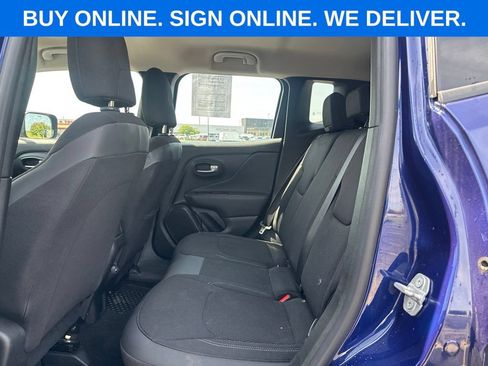 Used 2019 Jeep Renegade Altitude w/ Quick Order Package 22M AWD/4WD image 10