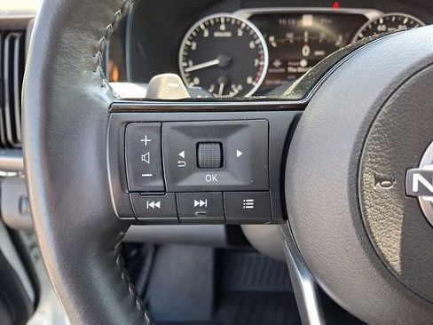 Used 2024 Nissan Pathfinder SL AWD/4WD image 21