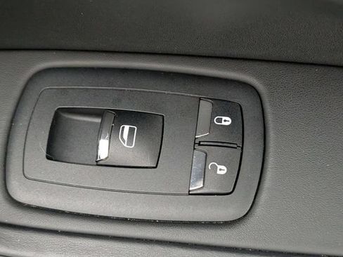 Used 2018 Maserati Levante AWD/4WD image 35