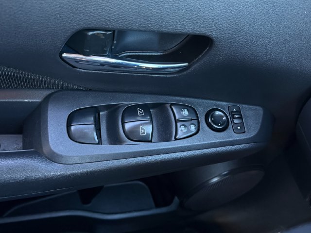 Used 2023 Nissan Kicks SV FWD image 15