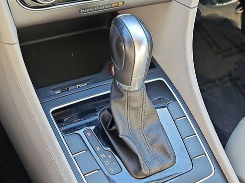 Used 2017 Volkswagen Passat 1.8T R-Line image 15