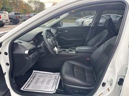 Used 2021 Nissan Altima 2.5 SR w/ SR Premium Package image 6