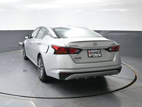 Used 2024 Nissan Altima 2.5 SV FWD image 56
