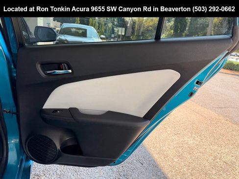 Used 2018 Toyota Prius Prime Advanced w/ Carpet Mat Package FWD image 28