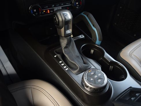 Used 2023 Ford Bronco Wildtrak image 12