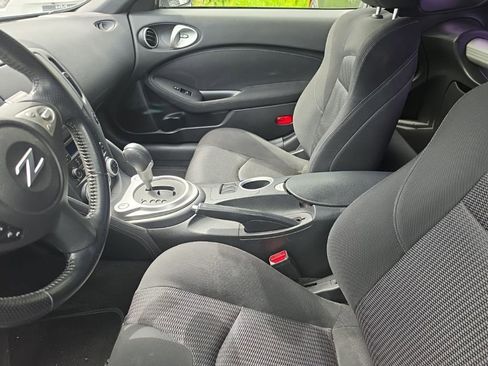 Used 2016 Nissan 370Z Coupe RWD image 6
