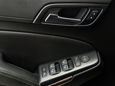 Used 2019 Chevrolet Tahoe LS RWD image 21