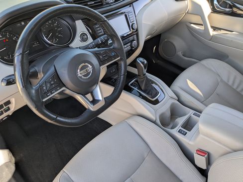 Used 2022 Nissan Rogue Sport SL w/ Premium Package image 29