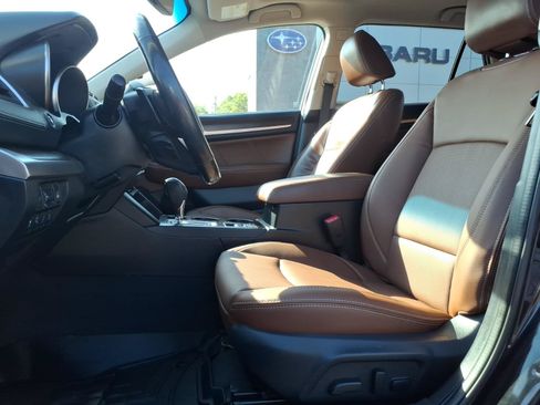 Used 2018 Subaru Outback 2.5i Touring AWD/4WD image 7