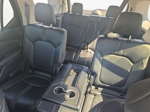Certified 2024 Honda Pilot Touring image 12